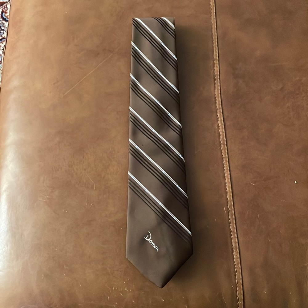 Barry’s by Damon Tie
